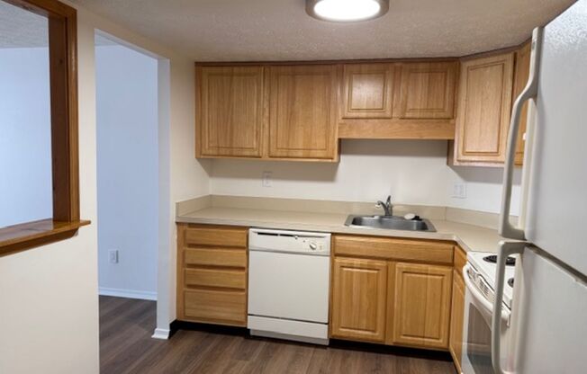 2 beds, 1.5 baths, 980 sqft, $1,325, Unit 717