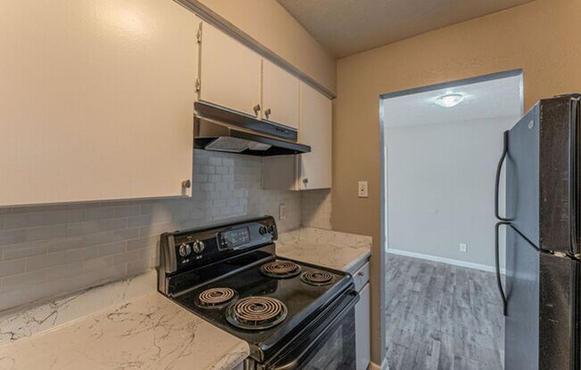 South Crest Apartments: Updated Dallas Apartments in Quiet Area!