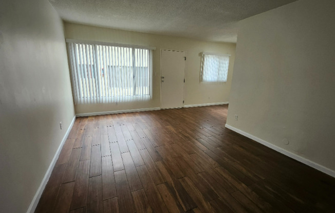 866 W 126 ST