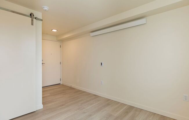 Studio, 1 bath, 261 sqft, $1,395, Unit 406