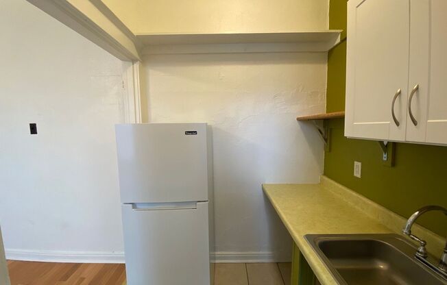 Studio, 1 bath, 180 sqft, $745, Unit 209