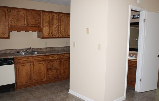 2 beds, 1.5 baths, 950 sqft, $1,450, Unit J2