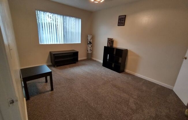 2 beds, 1 bath, 838 sqft, $1,475, Unit HL813