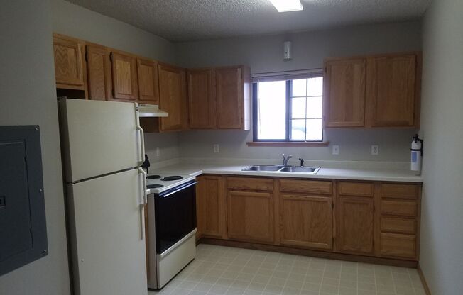 2 beds, 1 bath, $715