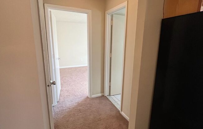 1 bed, 1 bath, 550 sqft, $1,200, Unit E10