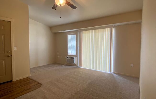 2 beds, 1 bath, 901 sqft, $1,395, Unit Unit # 318