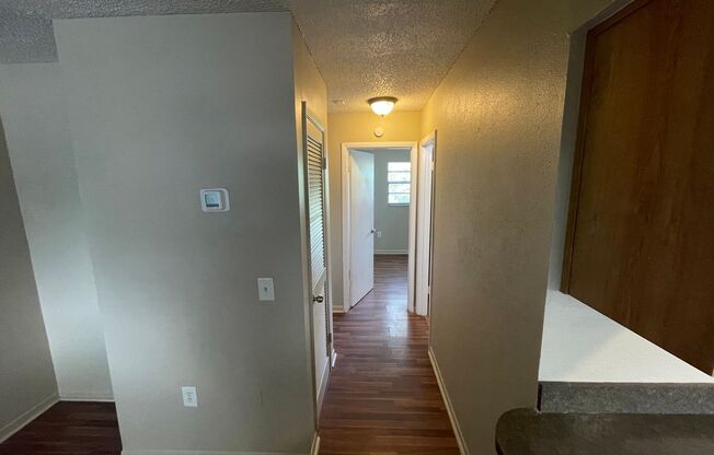 2 beds, 1 bath, 830 sqft, $1,300, Unit 1