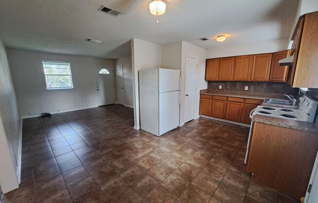 3 beds, 2 baths, $1,495