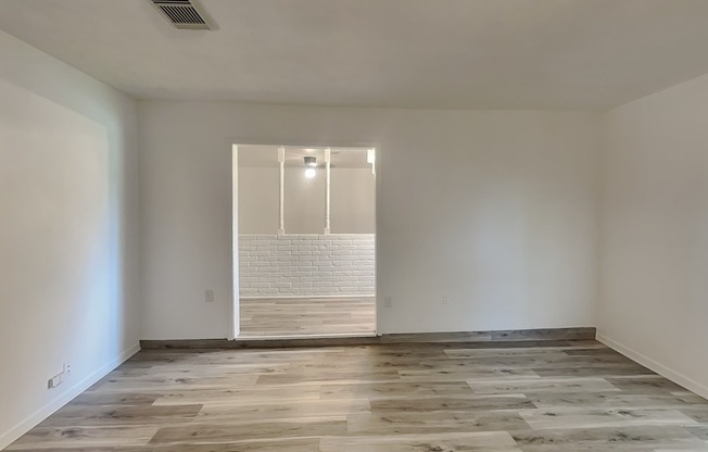 5455 S ACRES DR