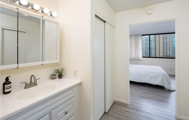 1 bed, 1 bath, $2,050, Unit # #E 1313