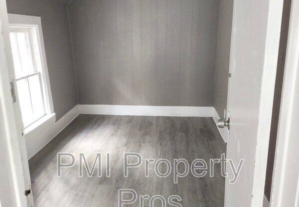 2632 N 24 PL
