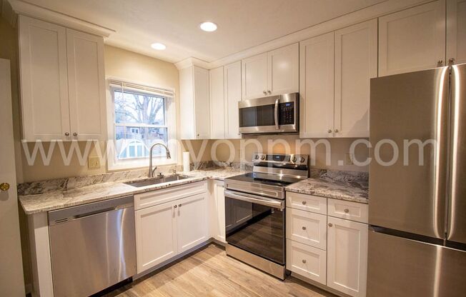 4 bedroom house with new appliances | 132nd & Center