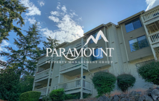 Top-Floor Corner Condo Near PSNS with Pool & Amenities