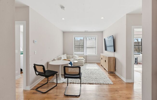 3 beds, 2 baths, 830 sqft, $4,450, Unit 928-3S