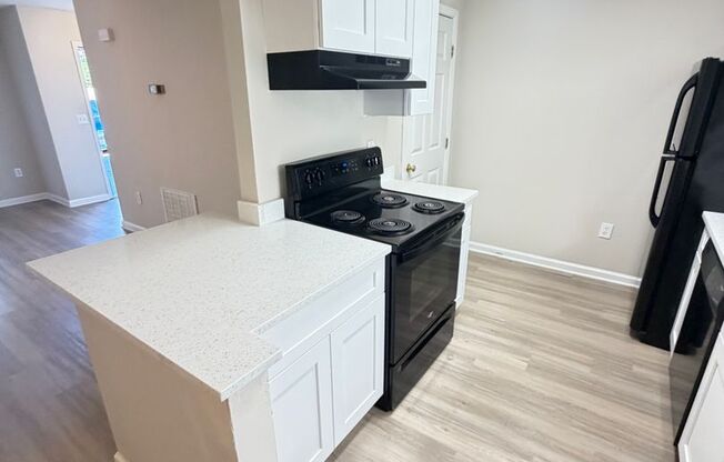 1 bed, 1 bath, 779 sqft, $1,150, Unit 5130 R