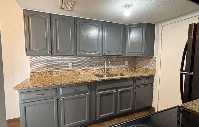 Charming 2 bedroom townhome in Phoenix!