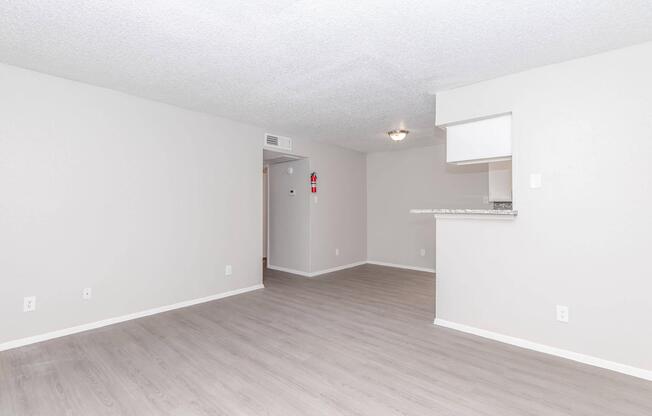 2 beds, 1.5 baths, 893 sqft, $995
