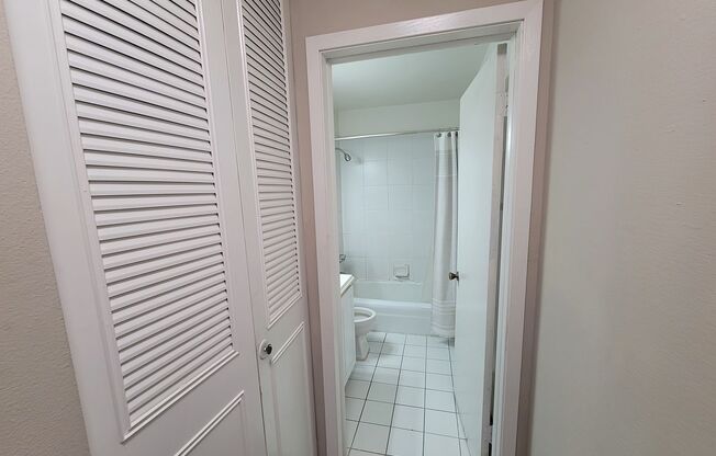 2 beds, 1 bath, $1,425, Unit 316