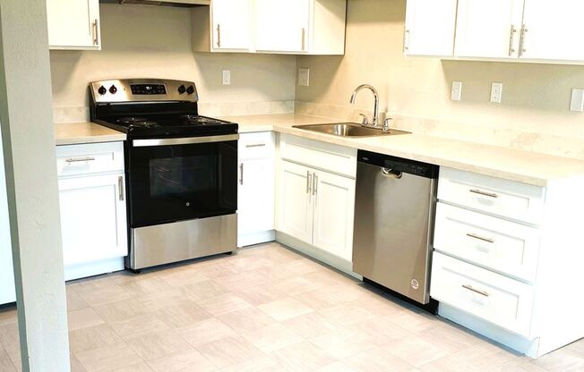 2 beds, 1 bath, 830 sqft, $1,435, Unit P-248
