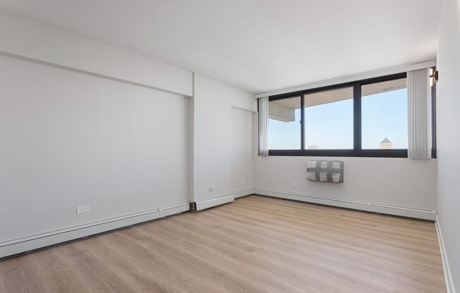 3 beds, 1.5 baths, 1,001 sqft, $3,300, Unit 14C