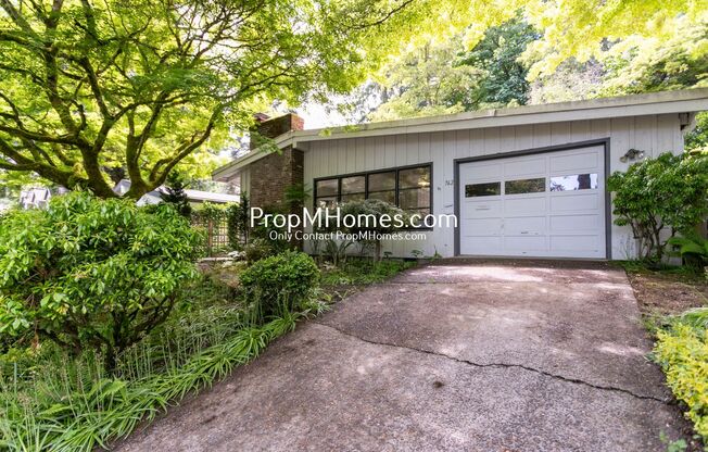 Charming 2BR in Sought After First Addition Neighborhood!