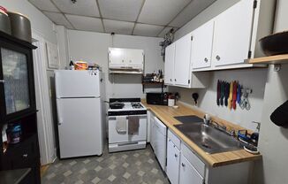 Close to T - Pet Friendly - On site laundry