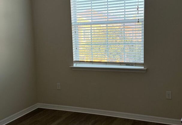 2 beds, 2 baths, $2,100