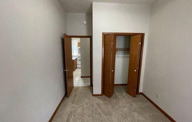 3 beds, 2 baths, $1,050, Unit A