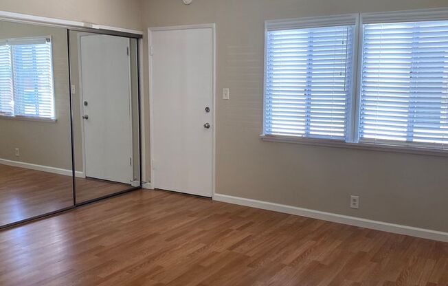 Studio, 1 bath, 408 sqft, $1,595, Unit 04