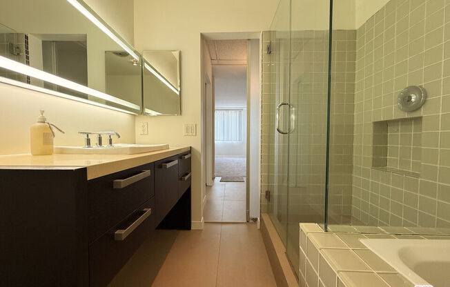 1 bed, 1.5 baths, 853 sqft, $2,950, Unit 603