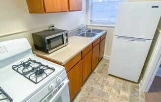 Studio, 1 bath, 280 sqft, $1,295, Unit 208