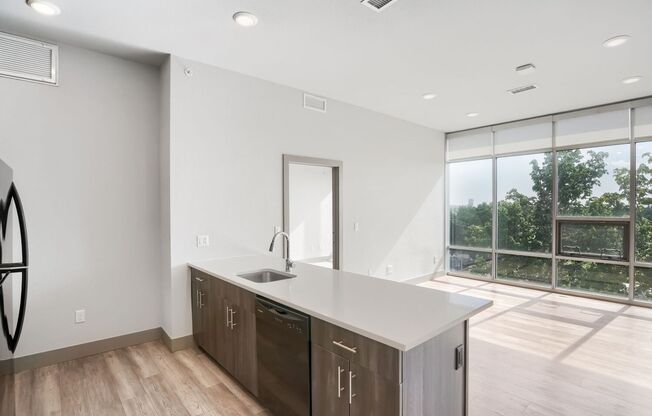 2 beds, 2 baths, 708 sqft, $1,850, Unit 500