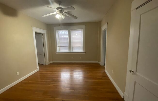 1 bed, 1 bath, 700 sqft, $1,250