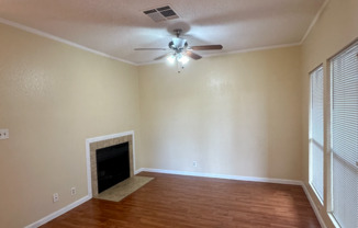 2 beds, 2 baths, $1,595, Unit Unit 304