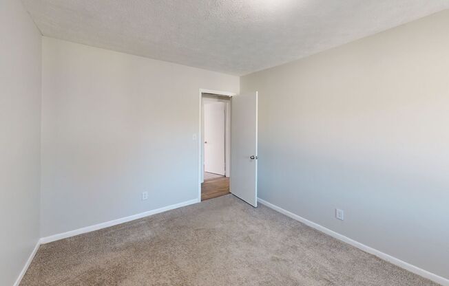 3 beds, 2.5 baths, 1,550 sqft, $1,427, Unit O-08