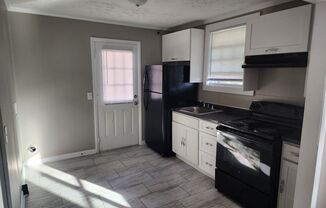 2 beds, 1 bath, 850 sqft, $1,100, Unit A