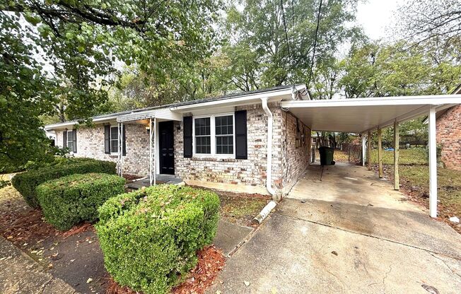 ** 3 Bed 2 Bath located off Virginia Loop ** Call 334-366-9198 to schedule a self tour