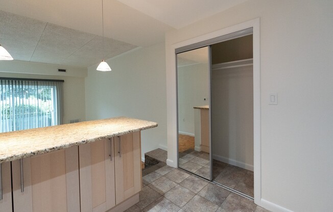 1 bed, 1 bath, 665 sqft, $2,300, Unit 20