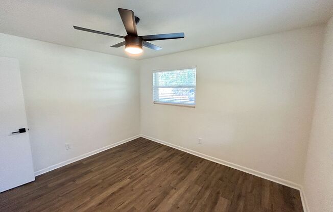 2 beds, 1 bath, $1,400, Unit Unit A