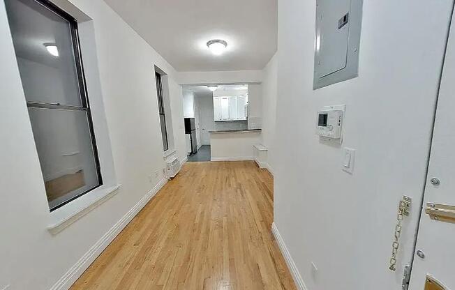 417 3 AVE