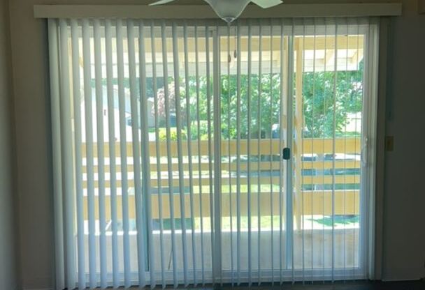 2 beds, 1 bath, 905 sqft, $1,425