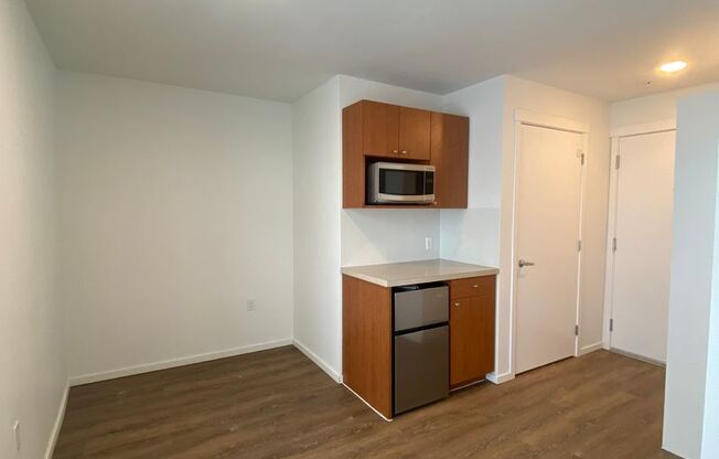 Studio, 1 bath, 185 sqft, $1,225, Unit 3303