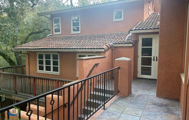 $4,595 - Large Gorgeous 3/2 Tri-Level Home with Beautiful Views in Gilroy near Wineries