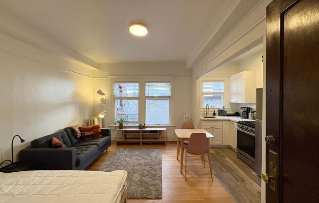 Studio, 1 bath, 335 sqft, $1,895, Unit Unit 206