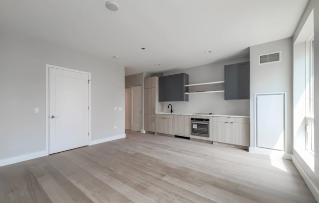 1255 N SANDBURG TER