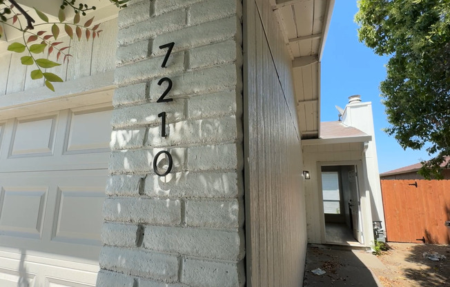 Completely Remodeled Three Bed, Two Bath Duplex in Lincoln School District