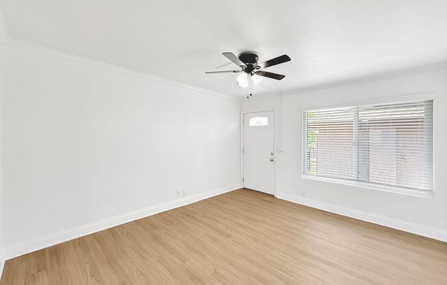 Great 3B/2BA Condo in El Cajon!