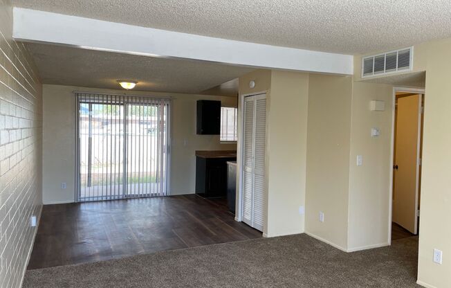 Charming 3Bdm 2Ba Single Story Townhome