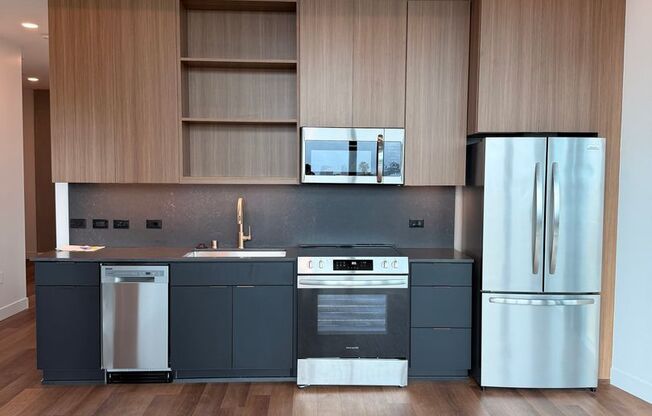 2 beds, 2 baths, 816 sqft, $4,995, Unit 909