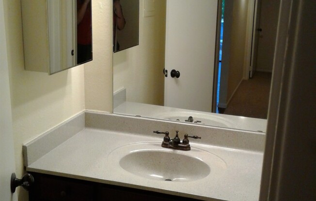 2 beds, 1 bath, 830 sqft, $1,349, Unit 135